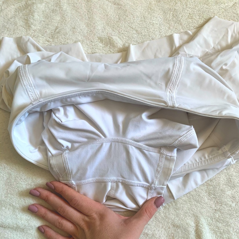 LuluLemon 🍋 Lost in Pace Skirt - Reg - White 🤍 - Picture 9 of 10